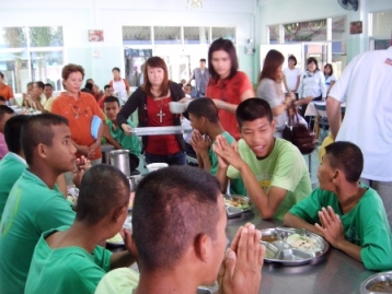 Raising lunch for the children